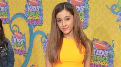 Ariana Grande says nude photos of her are fake